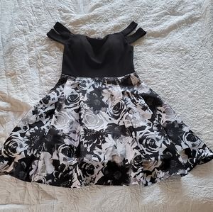 Nwot semi formal Junior dress size 1